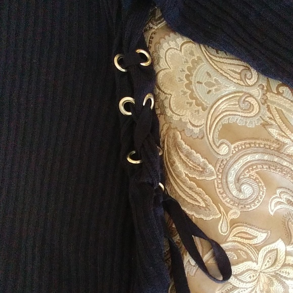 Sweater - Picture 2 of 4